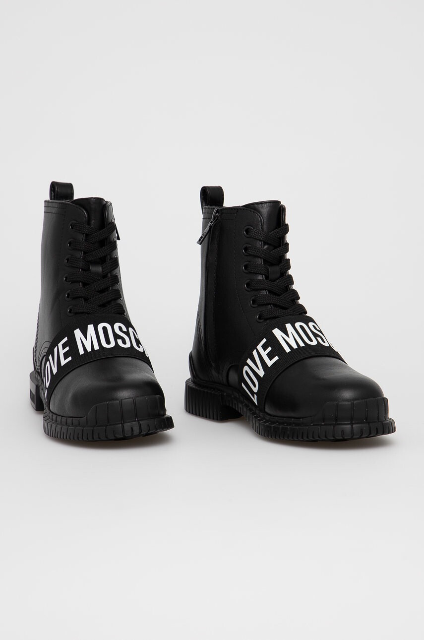 Love Moschino Кожени кубинки - Pepit.bg