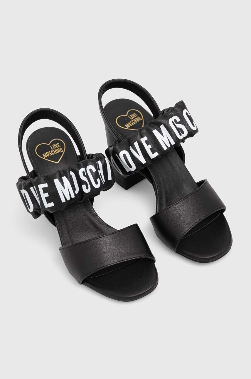 Love Moschino Кожени сандали в черно JA16358G0GIE0000 - Pepit.bg