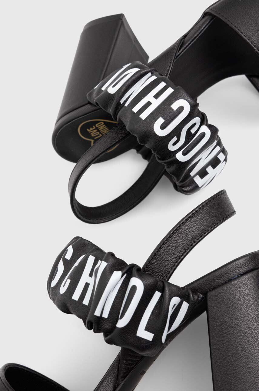 Love Moschino Кожени сандали в черно JA16358G0GIE0000 - Pepit.bg