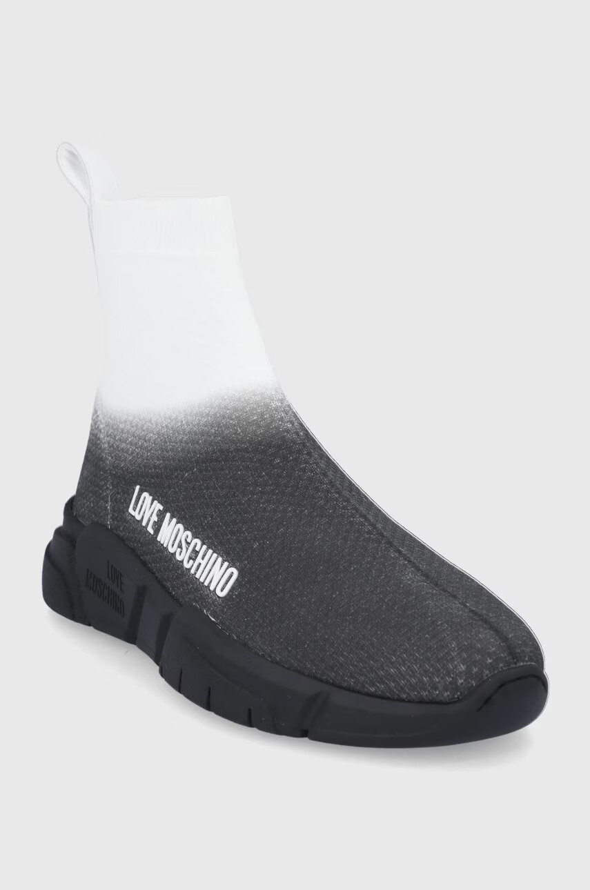 Love Moschino Обувки в черно - Pepit.bg