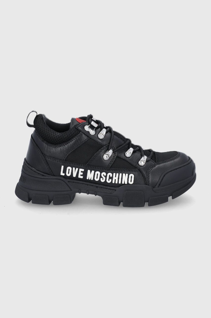 Love Moschino Обувки в черно с платформа - Pepit.bg