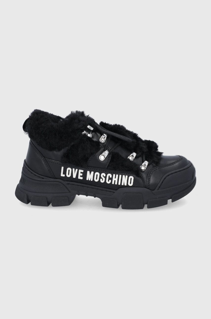 Love Moschino Обувки в черно с равна подметка - Pepit.bg