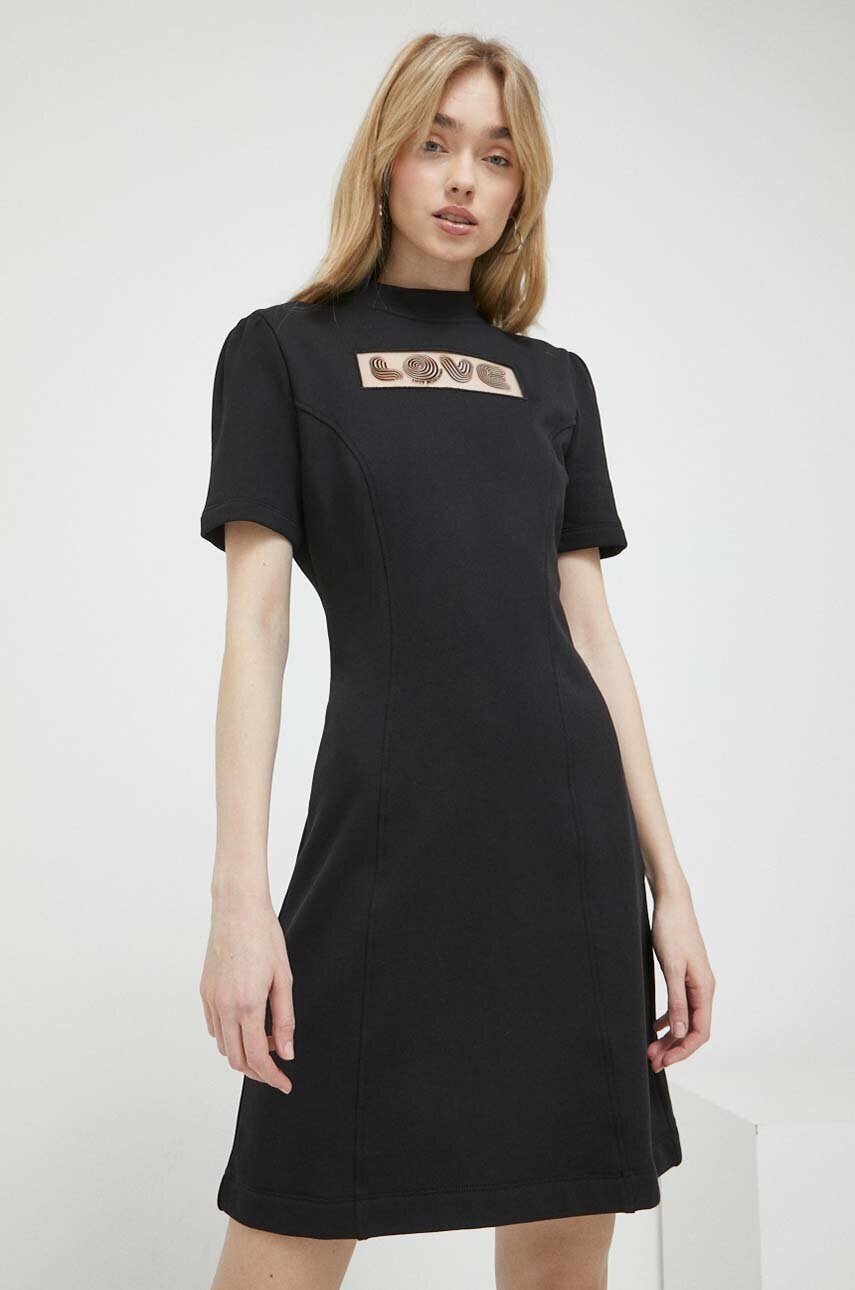 Love Moschino Памучна рокля в черно къс модел разкроен модел - Pepit.bg