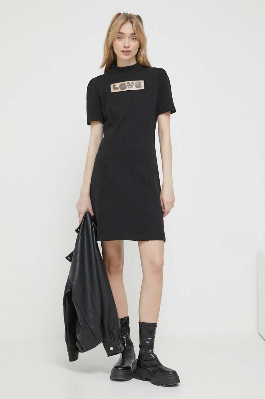 Love Moschino Памучна рокля в черно къс модел разкроен модел - Pepit.bg