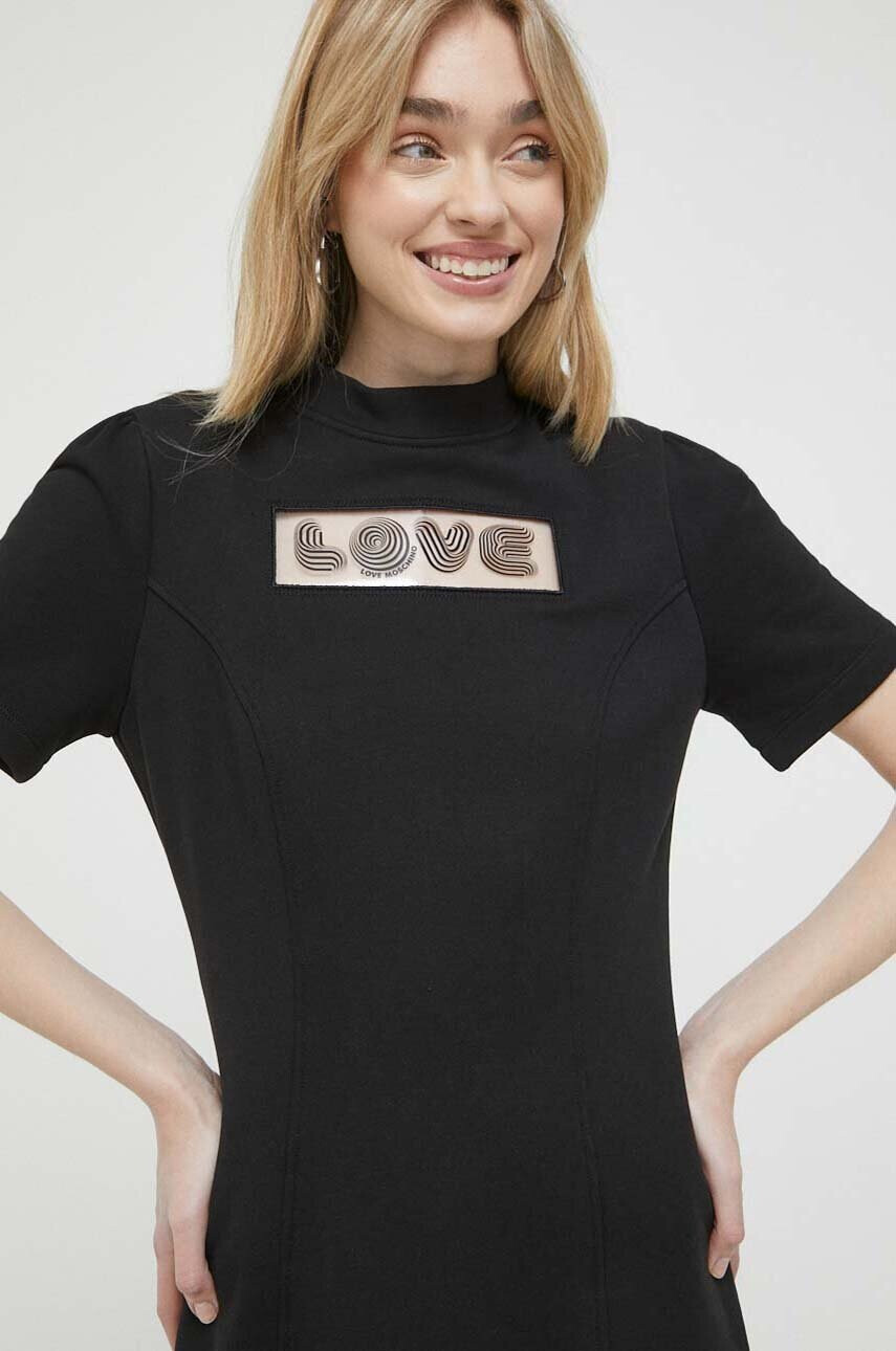 Love Moschino Памучна рокля в черно къс модел разкроен модел - Pepit.bg