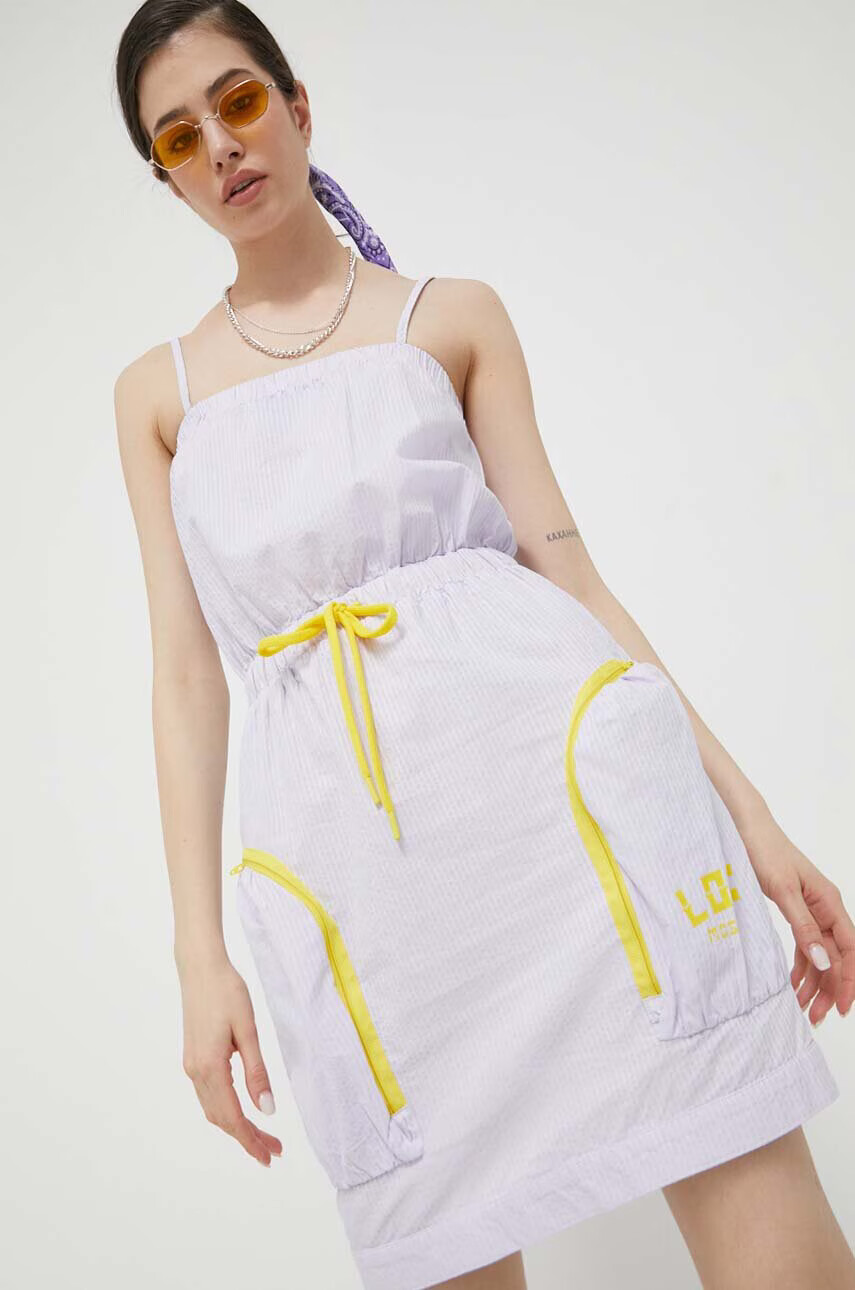 Love Moschino Рокля в лилаво къс модел със стандартна кройка - Pepit.bg