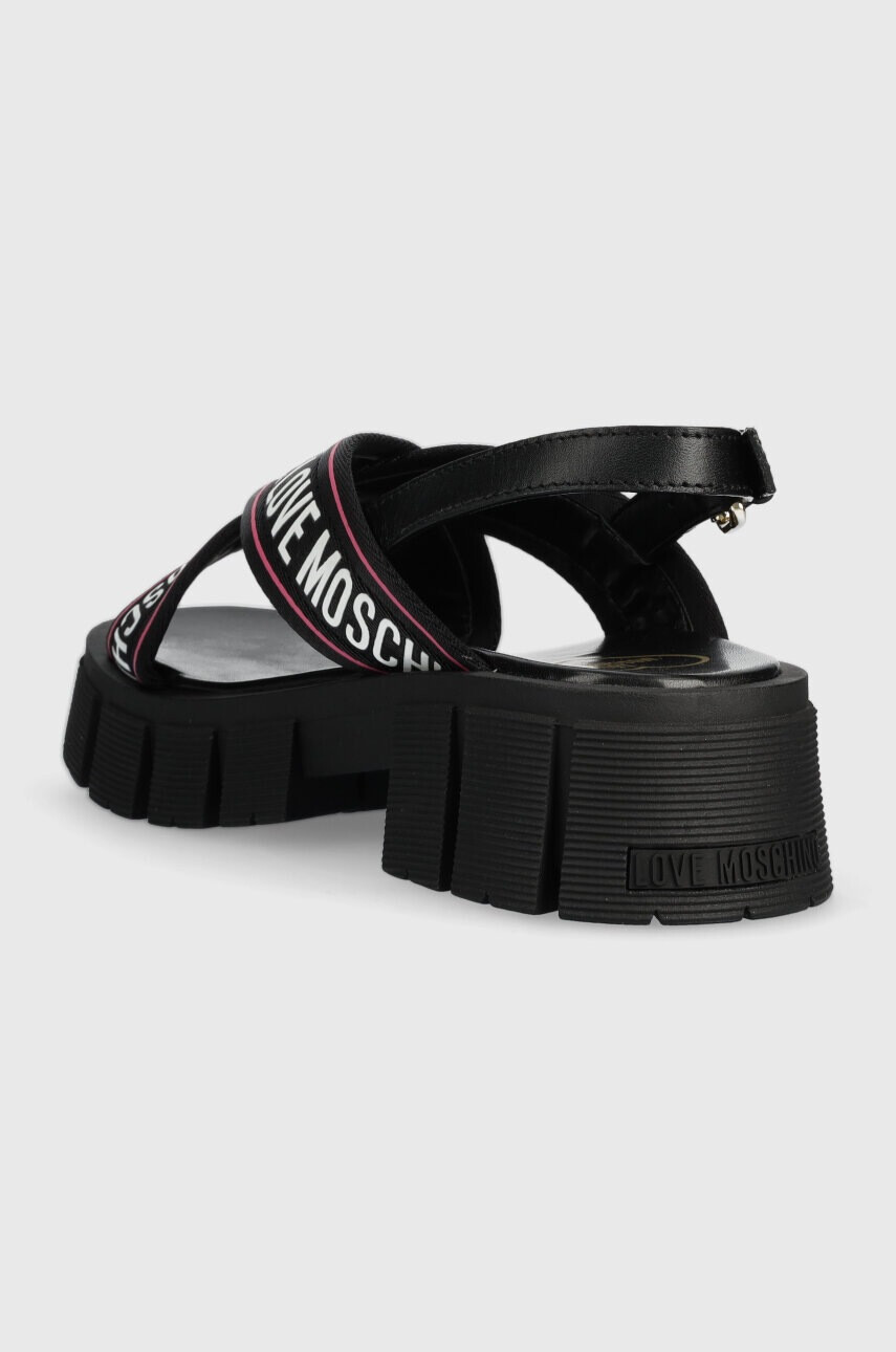 Love Moschino Сандали в черно с платформа JA16186G0GIX200A - Pepit.bg