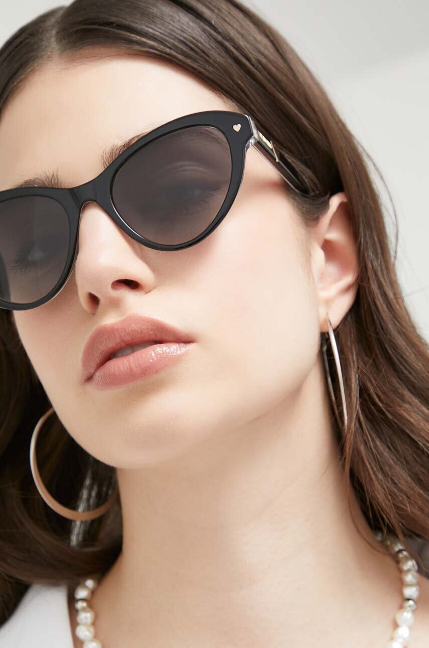 Love Moschino Слънчеви очила в черно - Pepit.bg