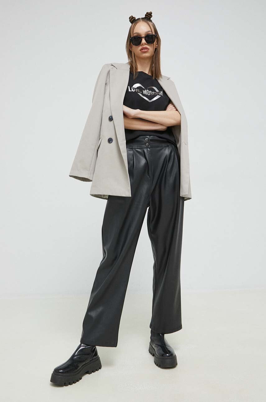 Love Moschino Тениска в черно - Pepit.bg