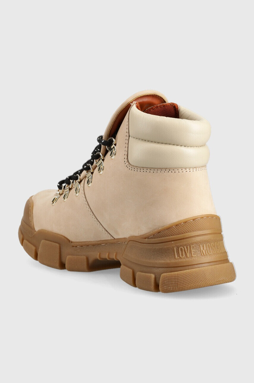 Love Moschino Велурени кубинки в бежово с платформа - Pepit.bg