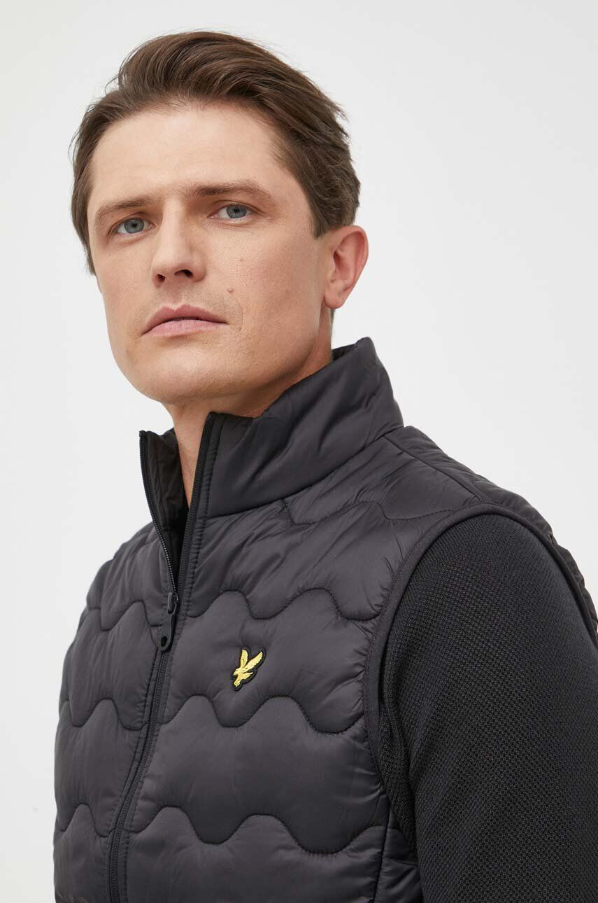 Lyle & Scott Елек мъжки в черно преходен модел - Pepit.bg