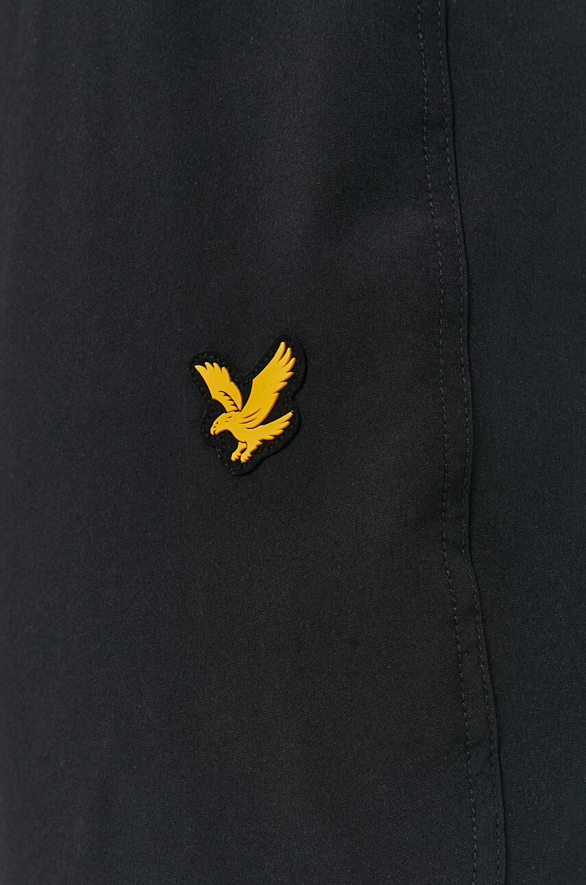 Lyle & Scott Къс панталон мъжки в черно - Pepit.bg