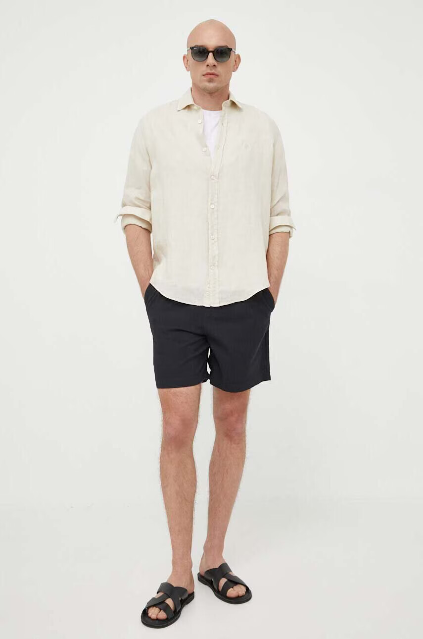 Lyle & Scott Памучен къс панталон в тъмносиньо - Pepit.bg