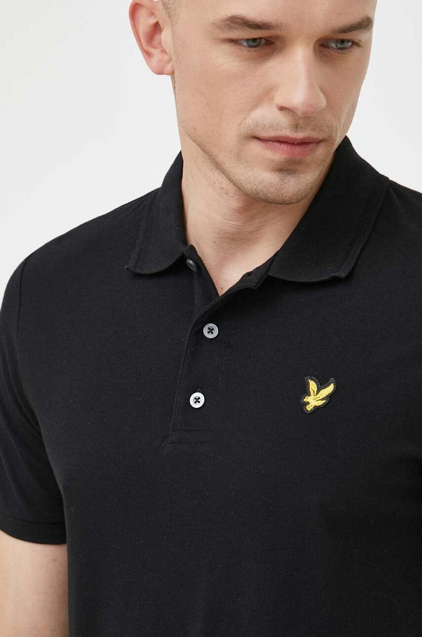 Lyle & Scott Памучна тениска с яка в черно с изчистен дизайн - Pepit.bg