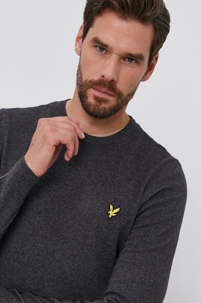 Lyle & Scott Пуловер с вълна мъжки в сиво - Pepit.bg