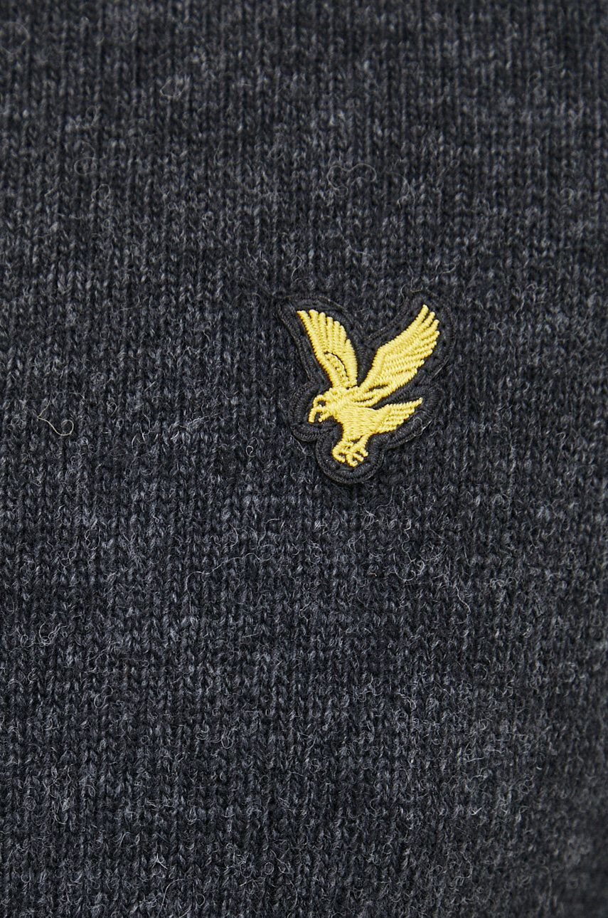 Lyle & Scott Вълнен пуловер мъжки в сиво от лека материя - Pepit.bg