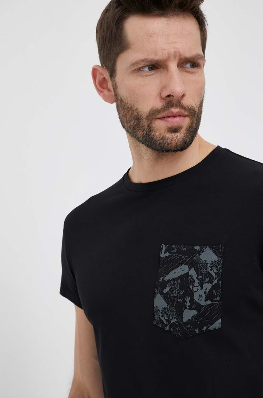 Mammut Тениска Massone Pocket в черно с принт - Pepit.bg