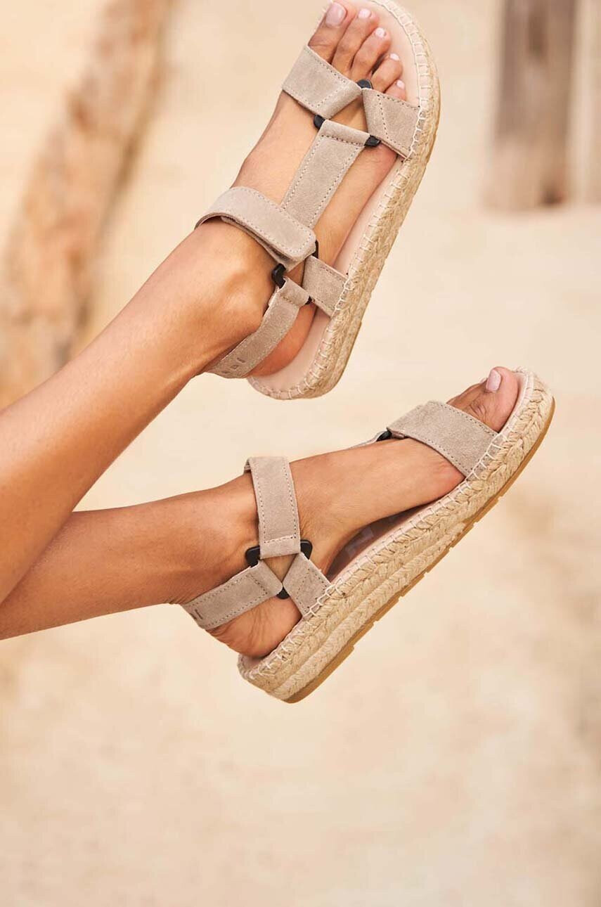 Manebi Велурени сандали Hiking Sandals в кафяво W 1.9 JH - Pepit.bg