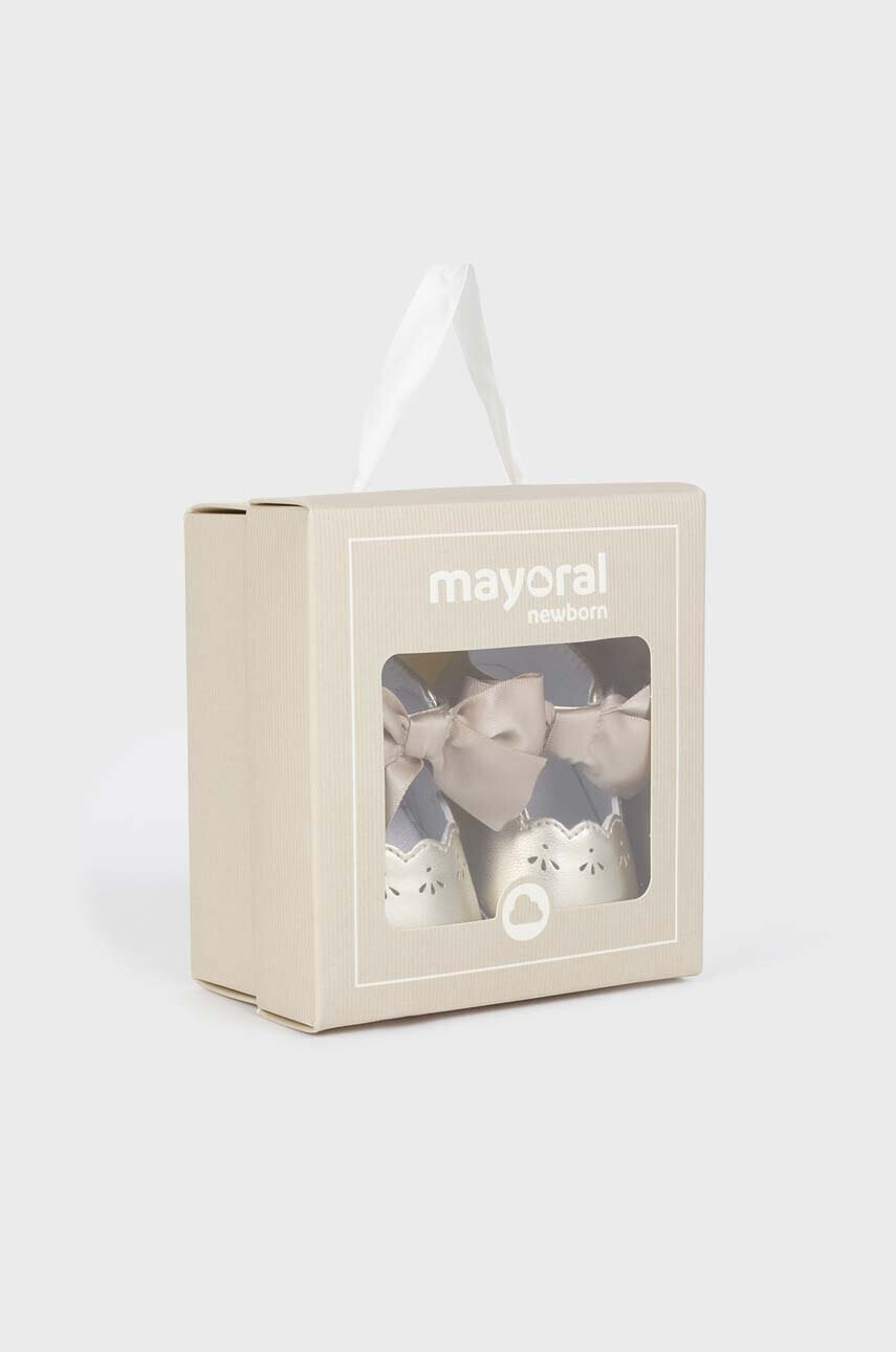 Mayoral Newborn Бебешки обувки в бежово - Pepit.bg