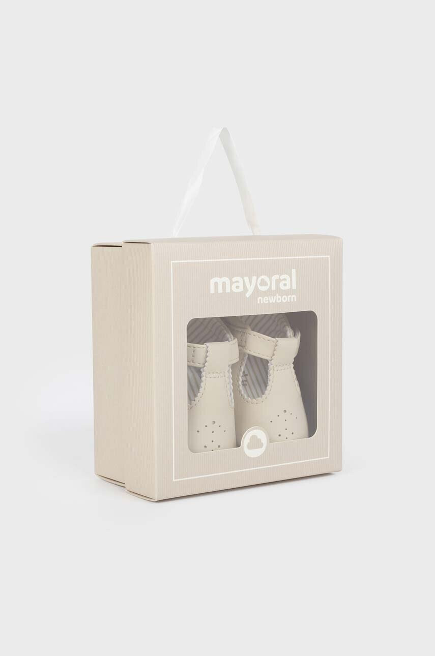 Mayoral Newborn Бебешки обувки в бежово - Pepit.bg