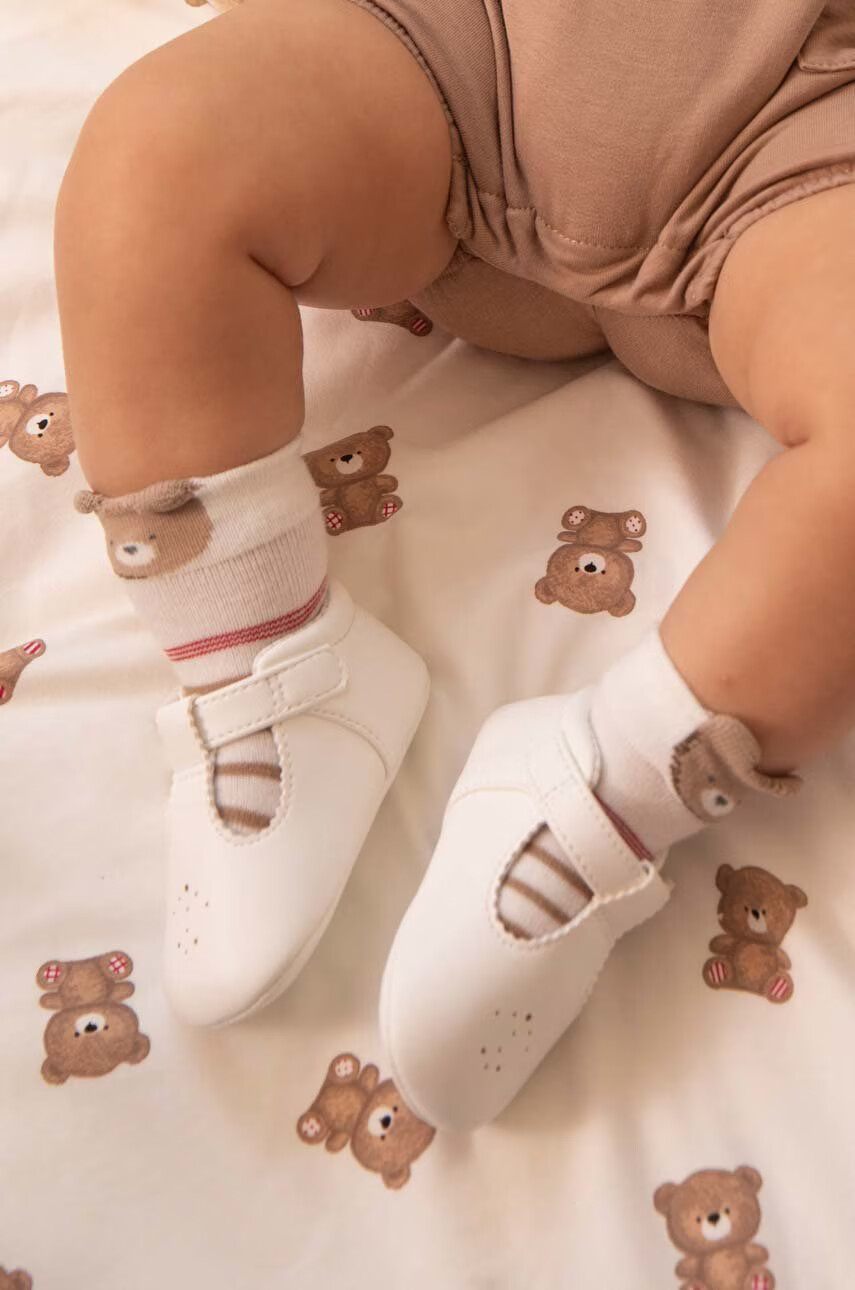 Mayoral Newborn Бебешки обувки в бежово - Pepit.bg