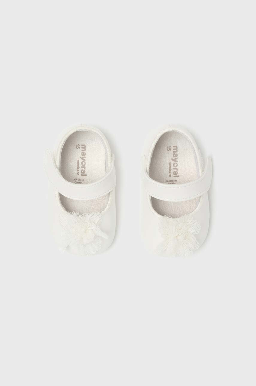 Mayoral Newborn Бебешки обувки в бяло - Pepit.bg