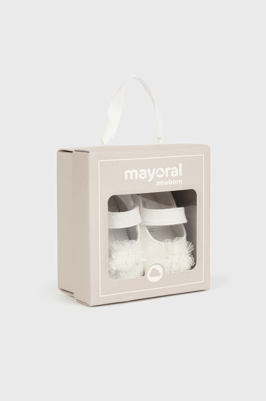 Mayoral Newborn Бебешки обувки в бяло - Pepit.bg