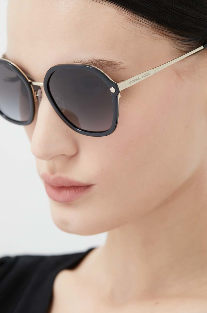 Michael Kors Слънчеви очила в черно - Pepit.bg
