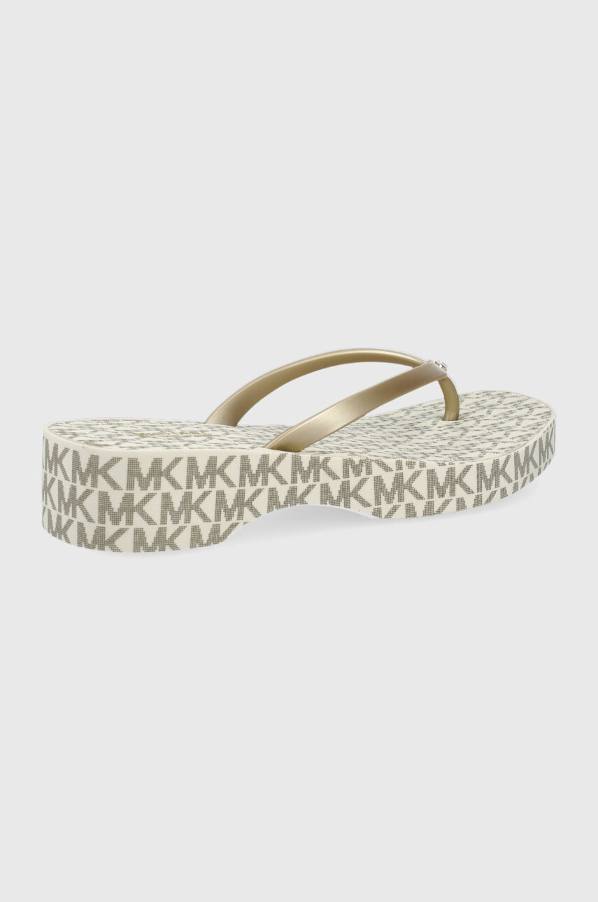 MICHAEL Michael Kors Джапанки Lilo Flip Flop дамски в златисто с платформа - Pepit.bg