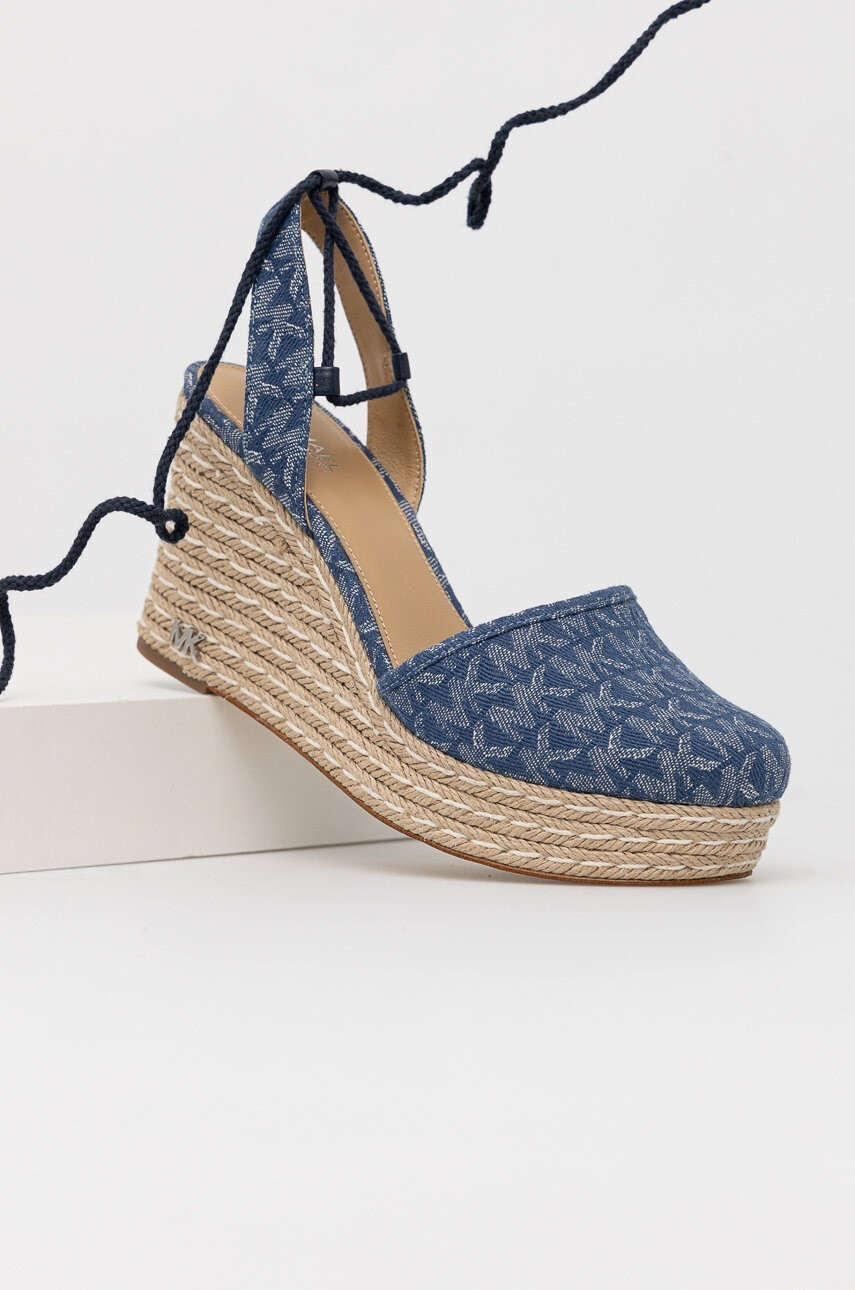 MICHAEL Michael Kors Еспадрили Michael Kors Margie Closed Toe Wedge - Pepit.bg