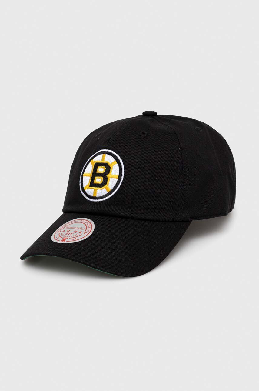 Mitchell&Ness Памучна шапка с козирка Boston Briuns в черно с апликация - Pepit.bg