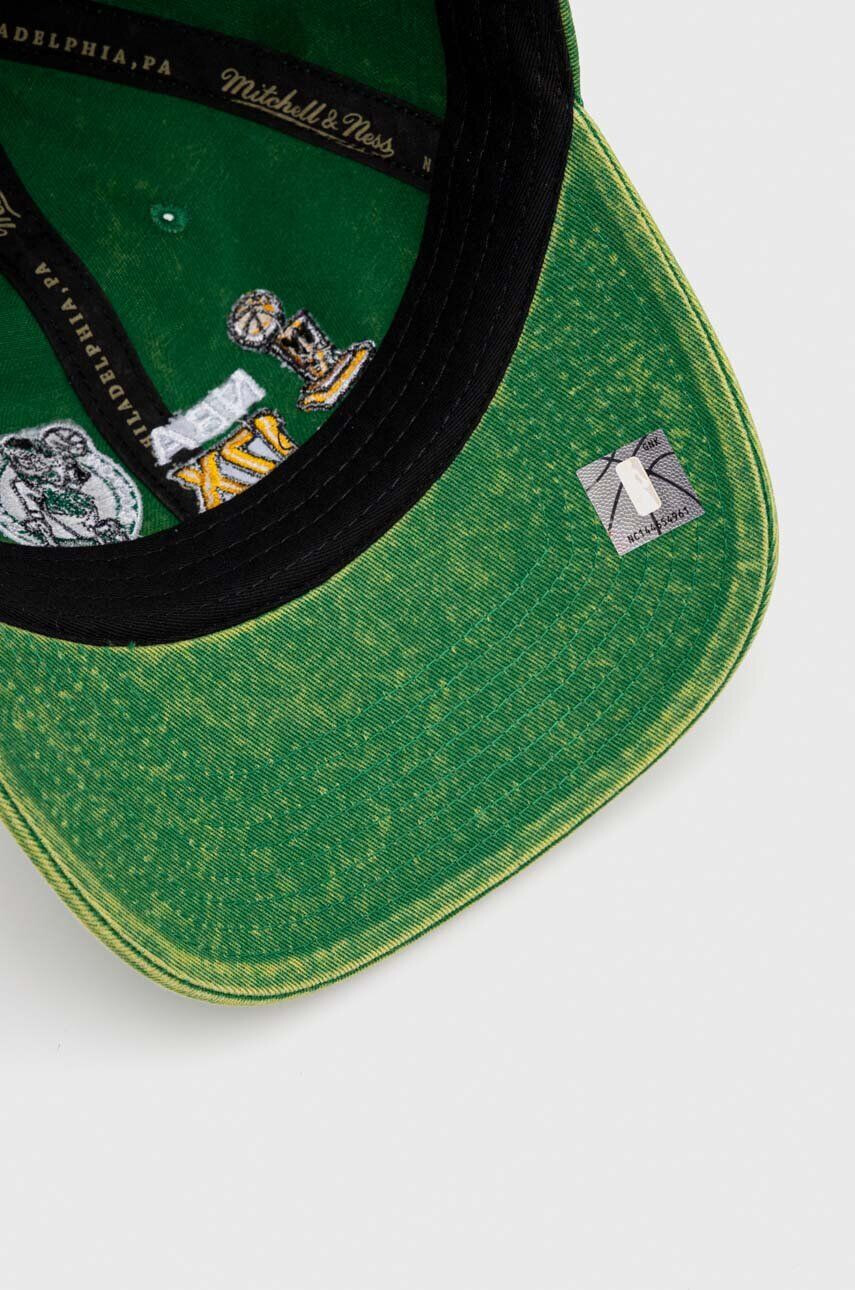 Mitchell&Ness Памучна шапка с козирка Boston Celtics в зелено с апликация - Pepit.bg