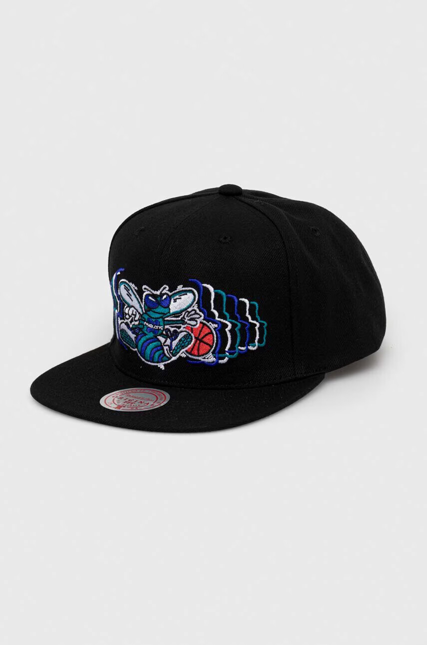 Mitchell&Ness Шапка с козирка Charlotte Hornets в черно с апликация - Pepit.bg
