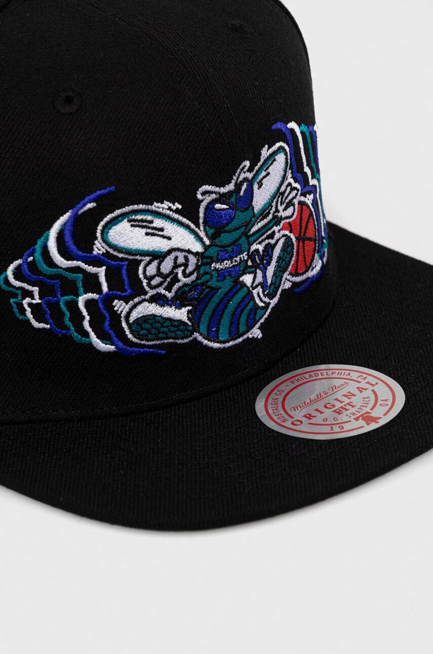 Mitchell&Ness Шапка с козирка Charlotte Hornets в черно с апликация - Pepit.bg