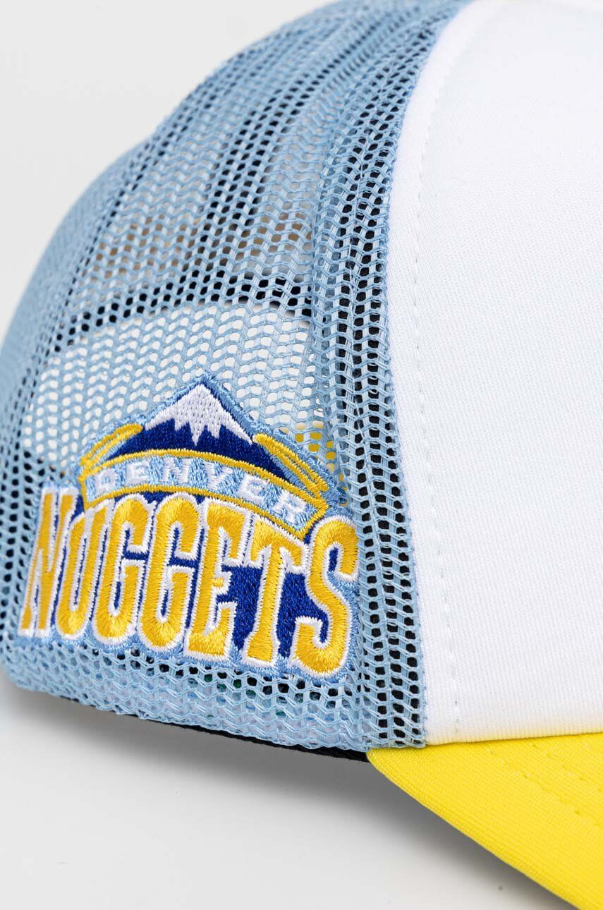 Mitchell&Ness Шапка с козирка Denver Nuggets в бяло с принт - Pepit.bg