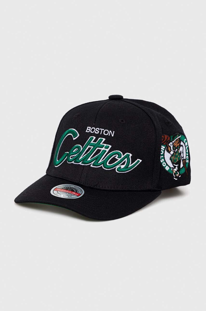 Mitchell&Ness Шапка с козирка с вълна BOSTON CELTICS в черно с апликация - Pepit.bg