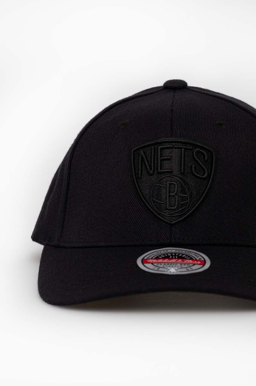 Mitchell&Ness Шапка с козирка с вълна Brooklyn Nets в черно с апликация - Pepit.bg