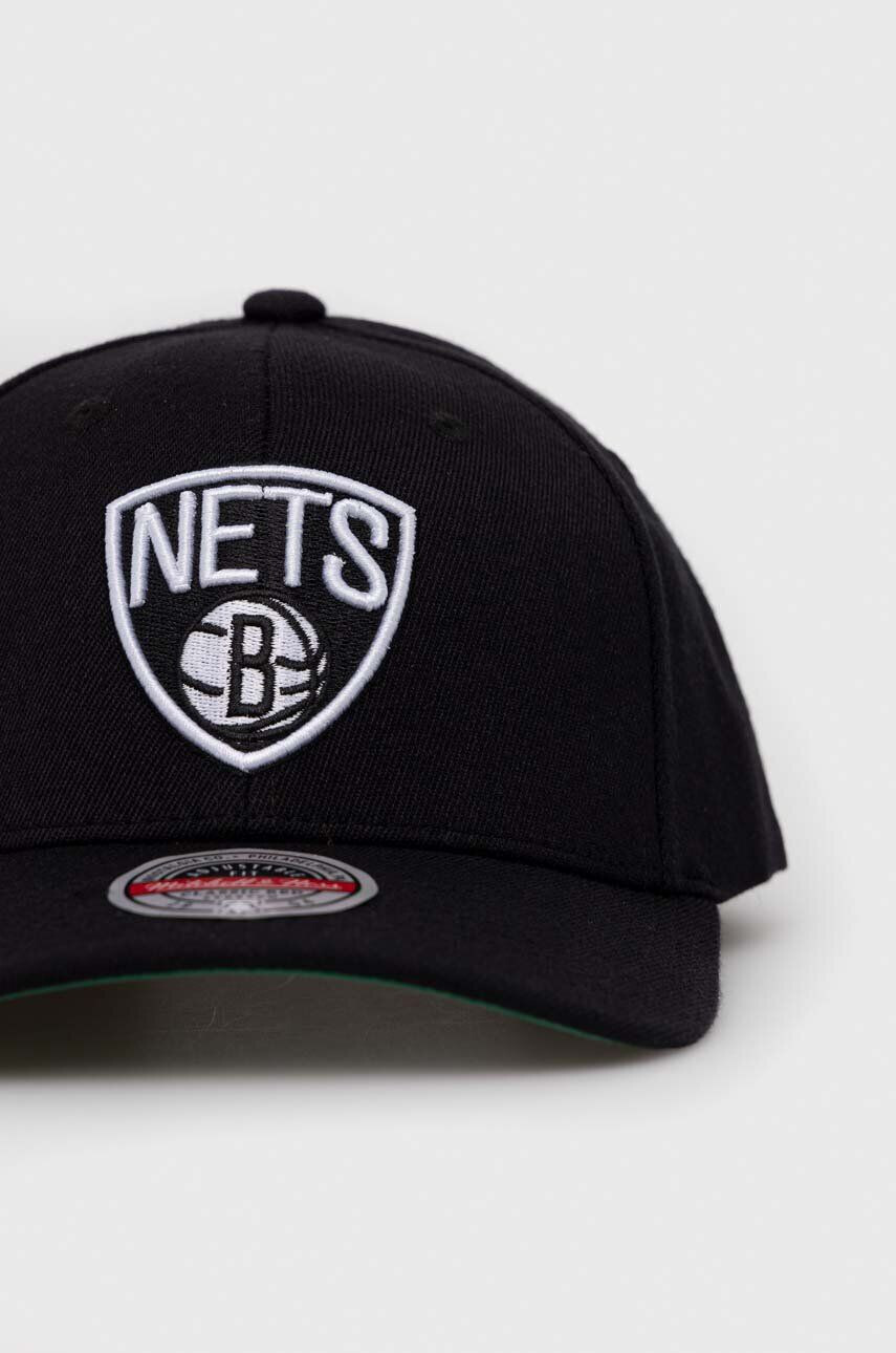 Mitchell&Ness Шапка с козирка с вълна Brooklyn Nets в черно с апликация - Pepit.bg