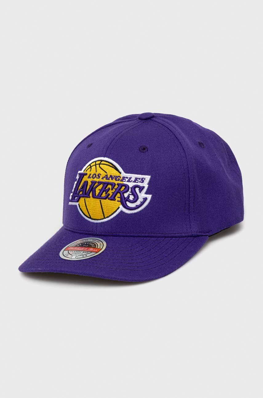 Mitchell&Ness Шапка с козирка с вълна Los Angeles Lakers в лилаво с апликация - Pepit.bg