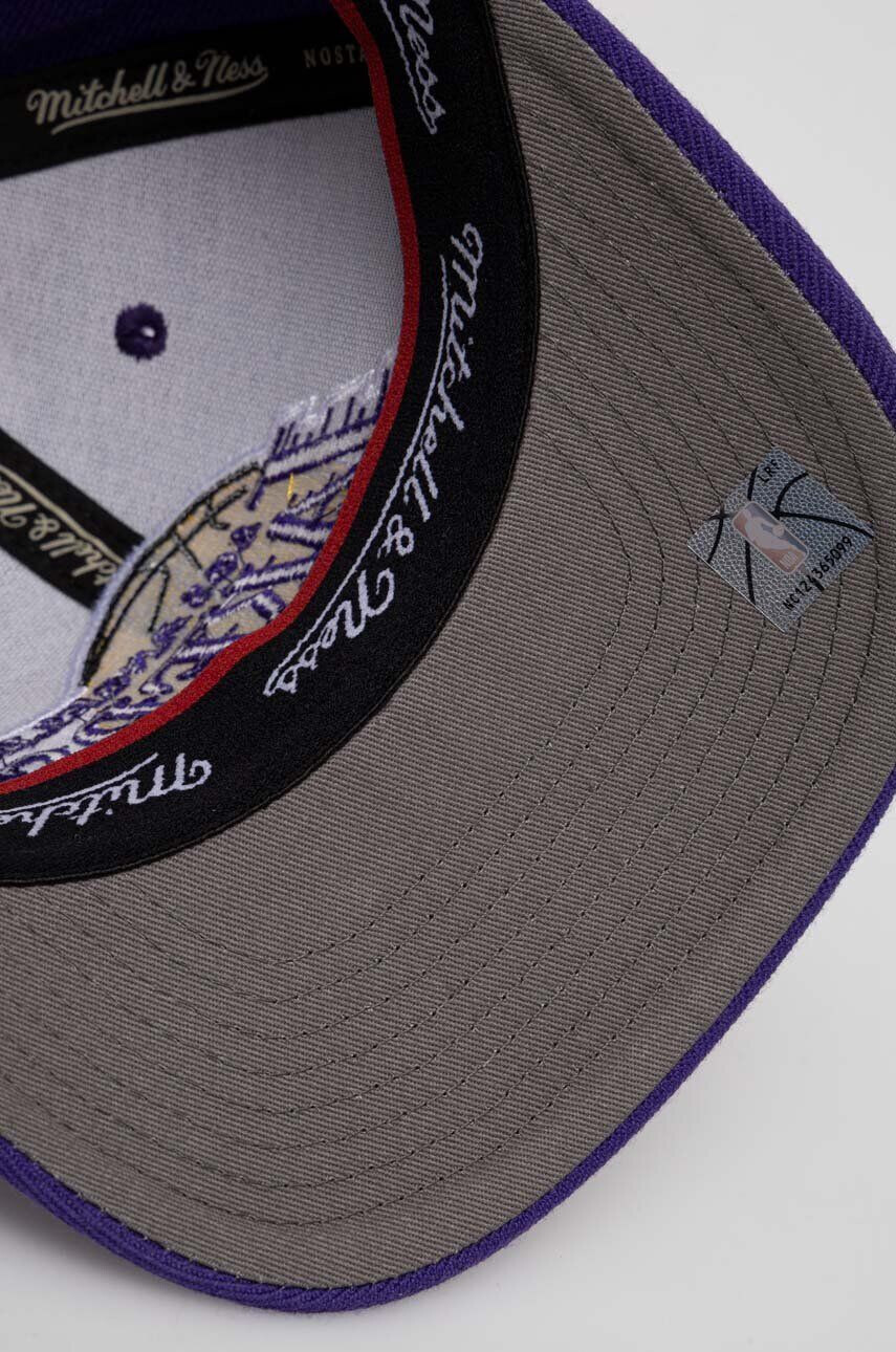 Mitchell&Ness Шапка с козирка с вълна Los Angeles Lakers в лилаво с апликация - Pepit.bg