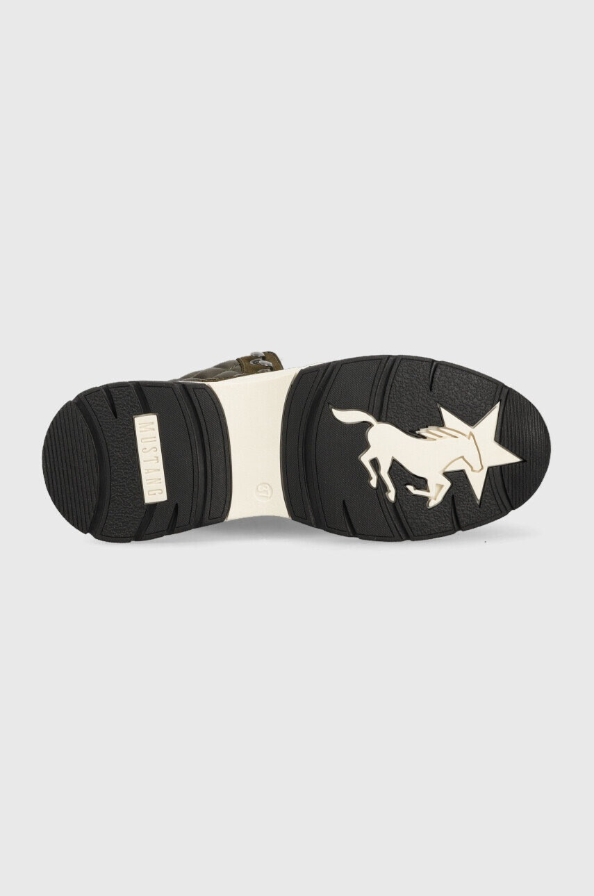 Mustang Обувки в зелено с платформа с изолация - Pepit.bg