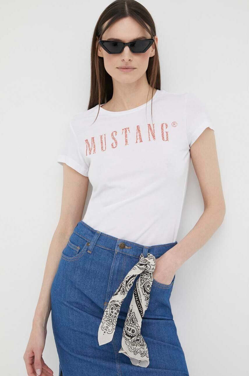 Mustang Памучна тениска в бяло - Pepit.bg
