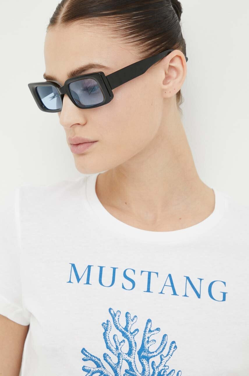 Mustang Памучна тениска в бяло - Pepit.bg