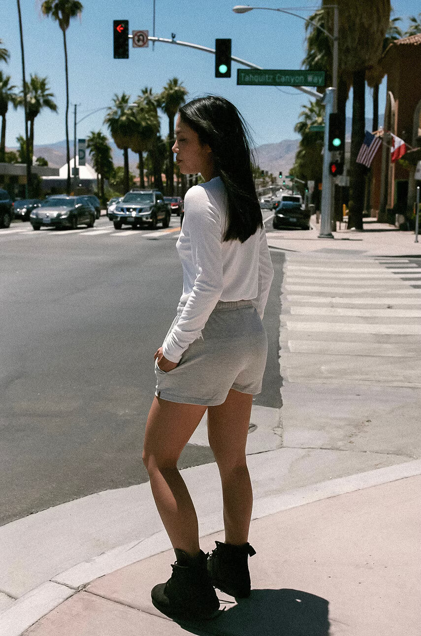Muuv. Къс панталон MUUV High Waist Light - Pepit.bg