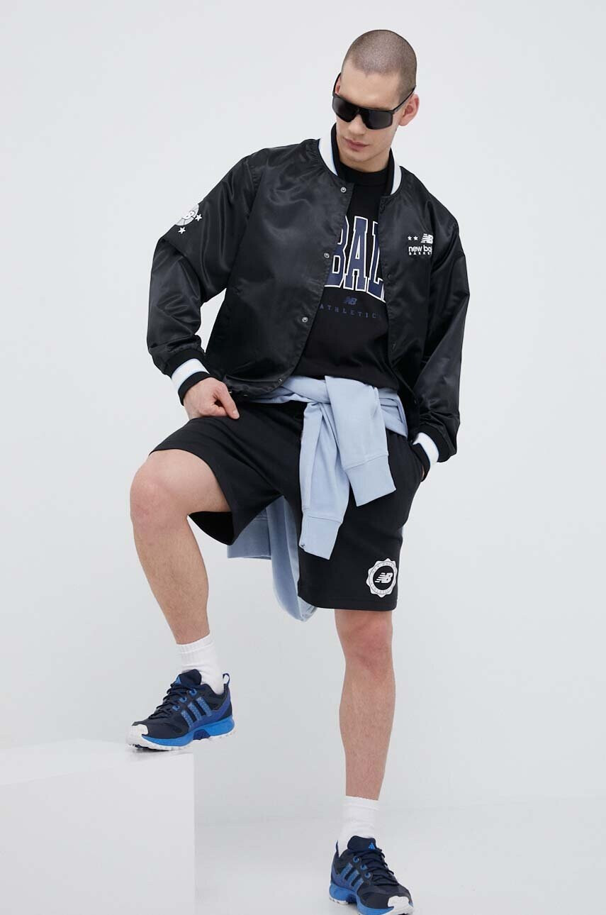 New Balance Къс панталон в черно - Pepit.bg