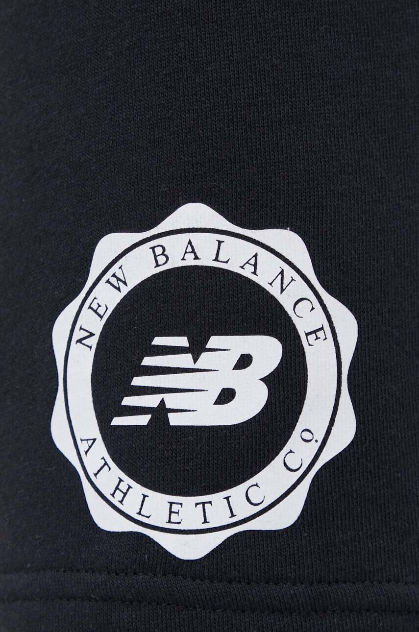 New Balance Къс панталон в черно - Pepit.bg