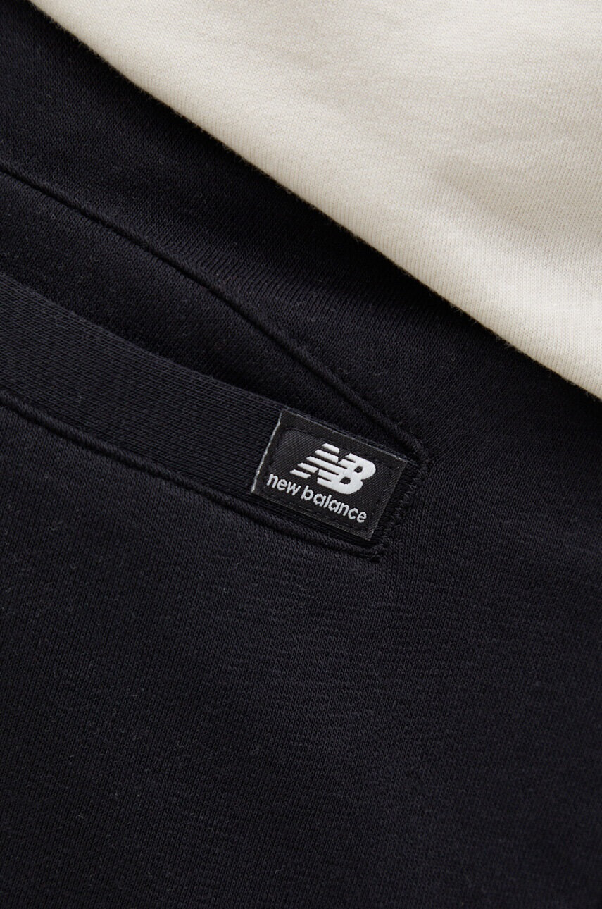 New Balance Къс панталон в черно - Pepit.bg