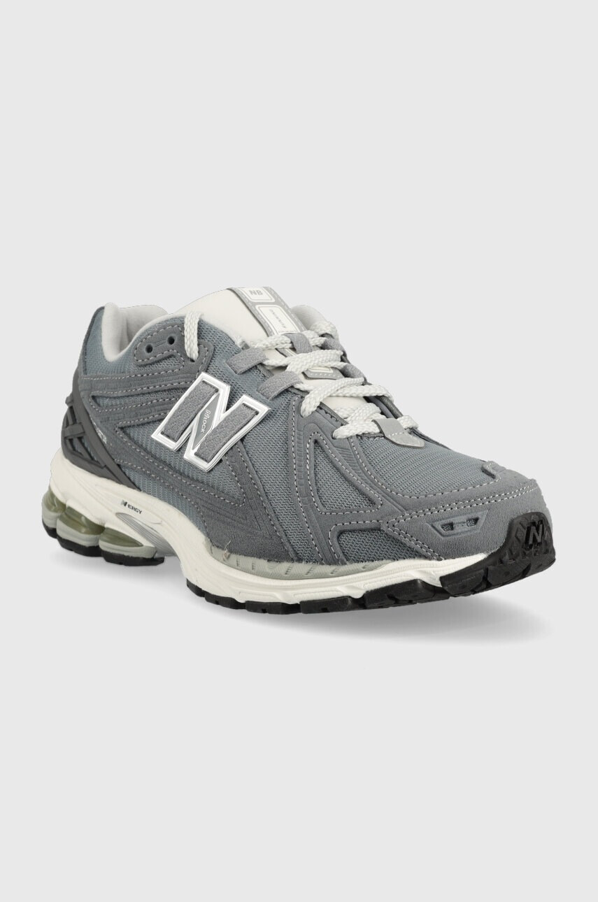 New Balance Маратонки M1906RV в сиво - Pepit.bg