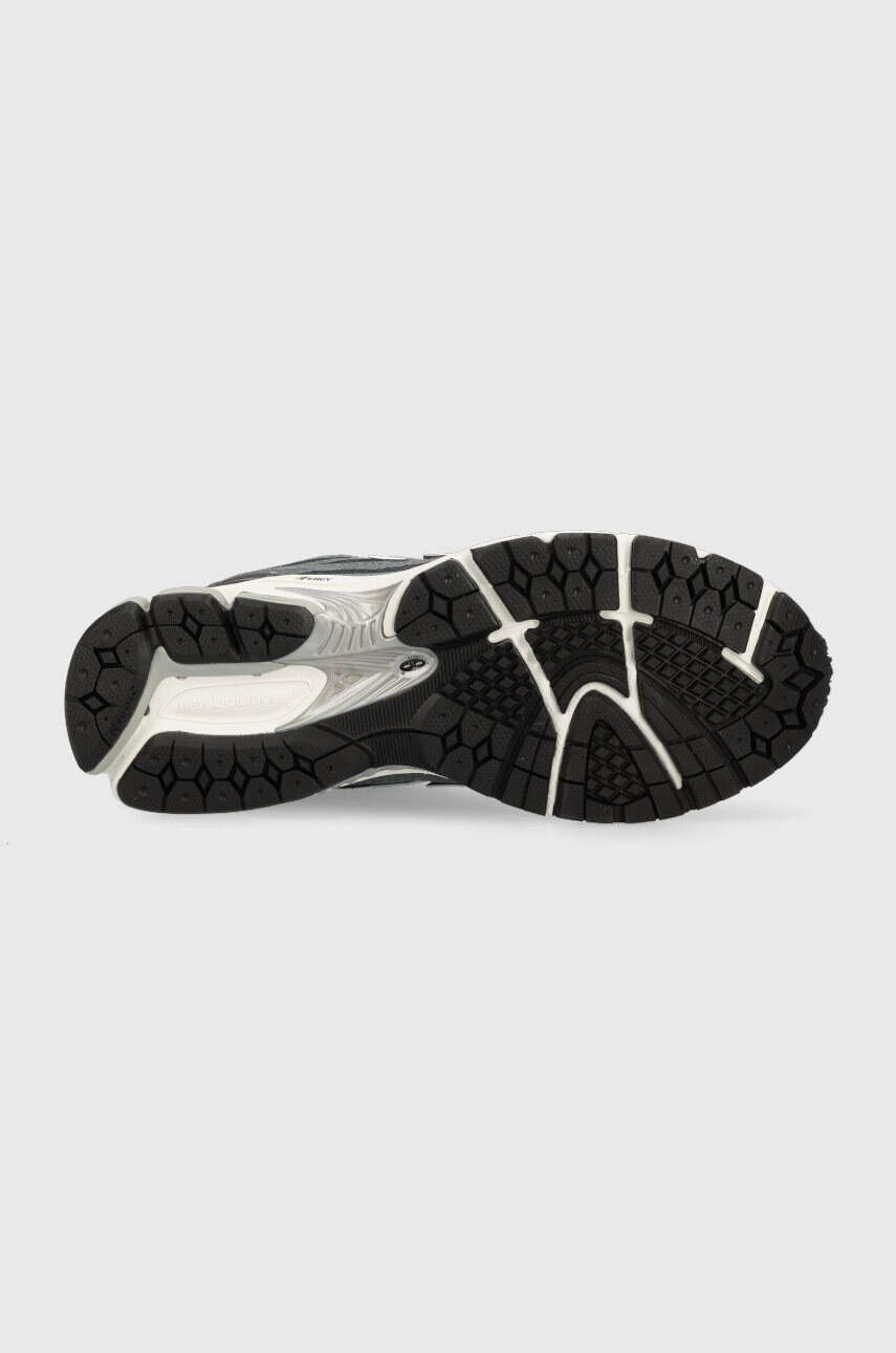 New Balance Маратонки M1906RV в сиво - Pepit.bg