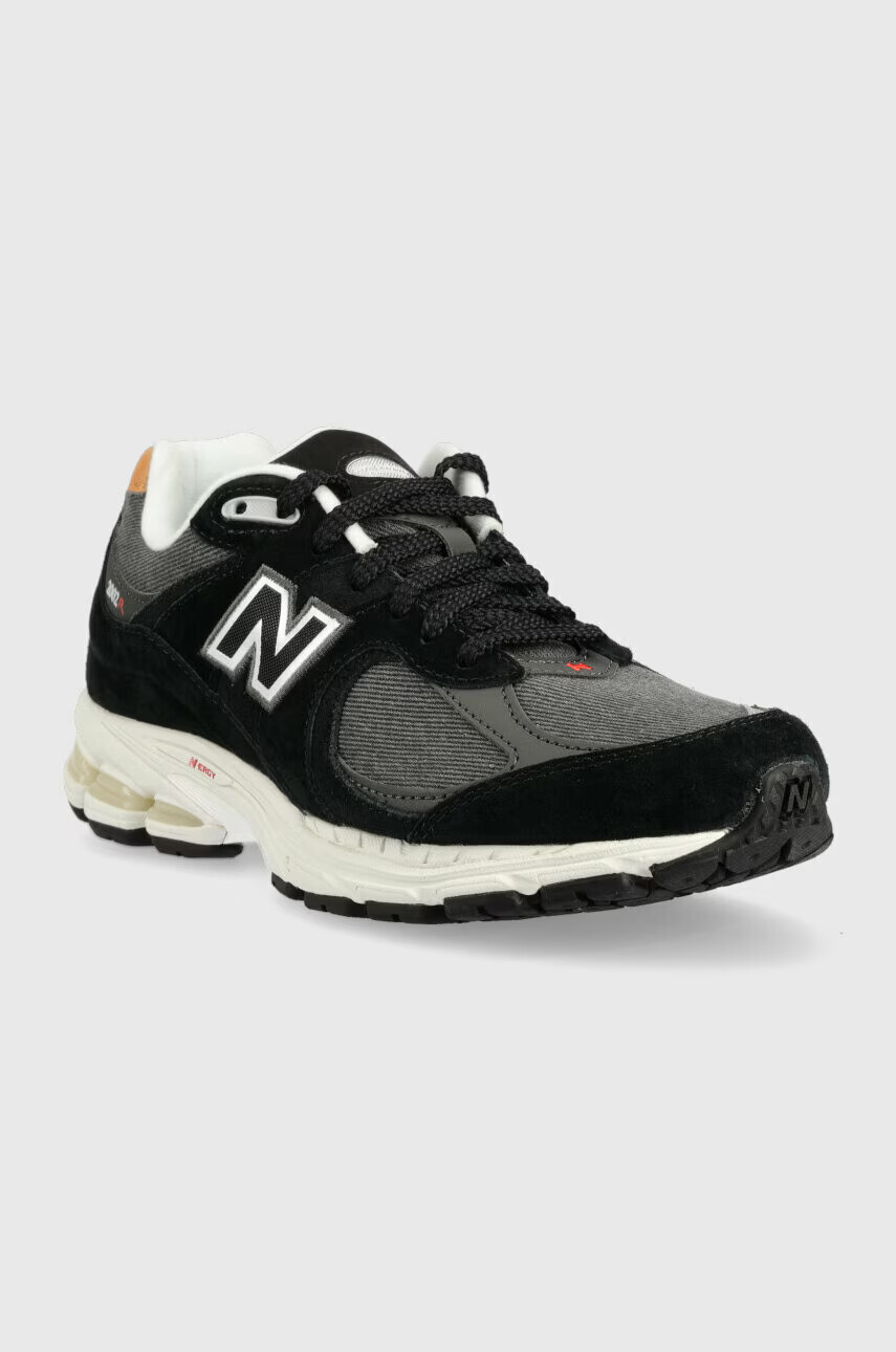 New Balance Маратонки M2002REB в черно - Pepit.bg